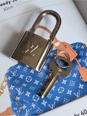 Louis Vuitton Silver Padlock with 1 Key # 310
